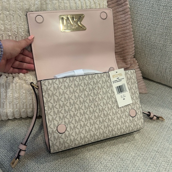 NWT Michael Kors Mimi Medium Logo Messenger Bag - Picture 2 of 3